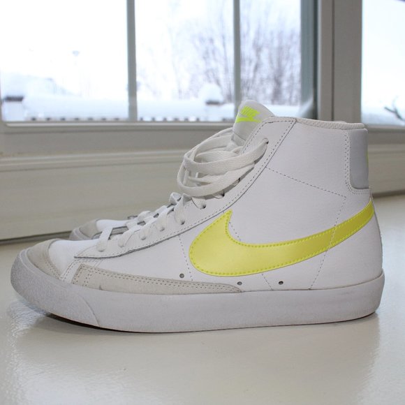Nike Blazer Mid '77 Sneakers - Picture 1 of 6